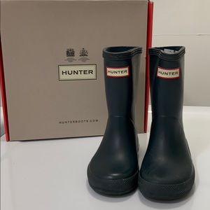 Kids Hunter Classic Boots. Sz 8 Boys/9 Girls